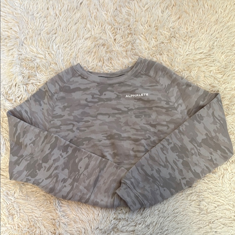 Alphalete Camo Crop Sweatshirt